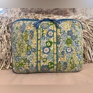 VERA BRADLEY English Meadow Reader Tech Tablet Laptop Floral Padded Case Green